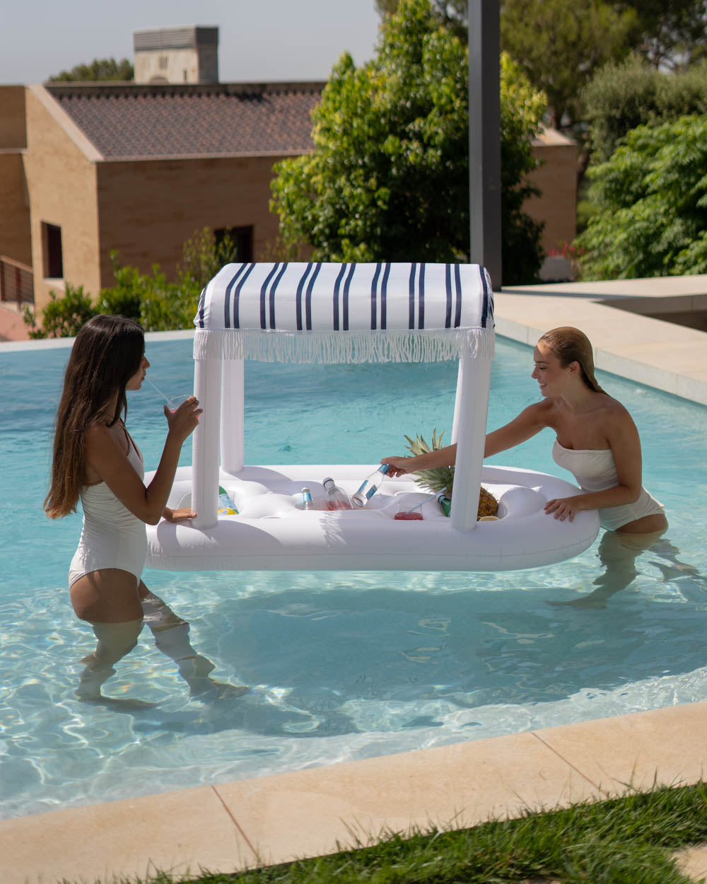 mini bar piscina hinchable