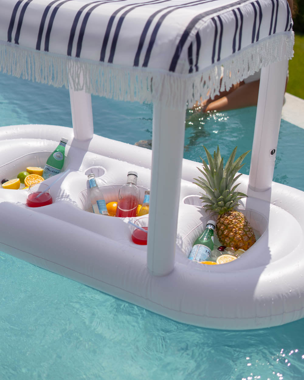 bebidas y comida piscina hinchable