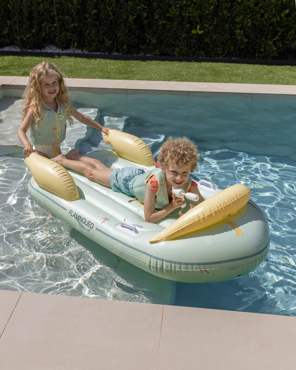 flotador kids con pistola de agua