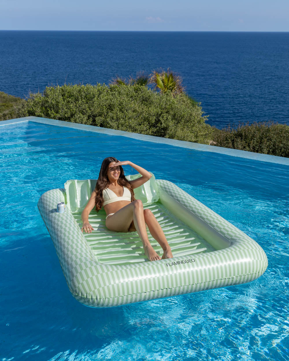 colchoneta hinchable estilo piscina