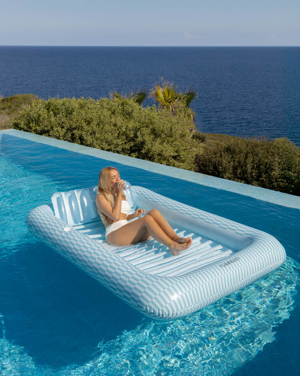 colchoneta hinchable piscina y jardin