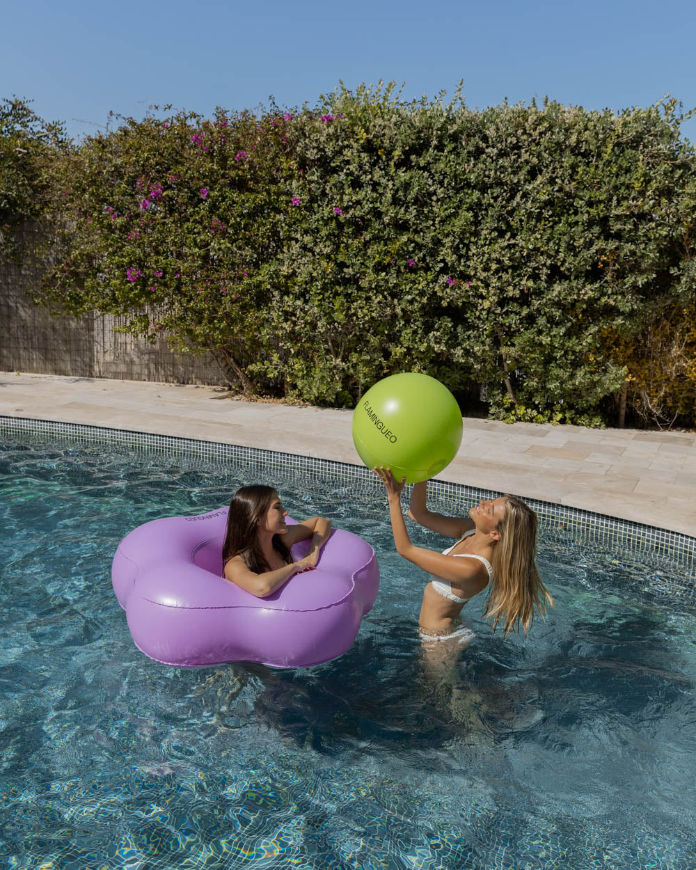 donut hinchable piscina
