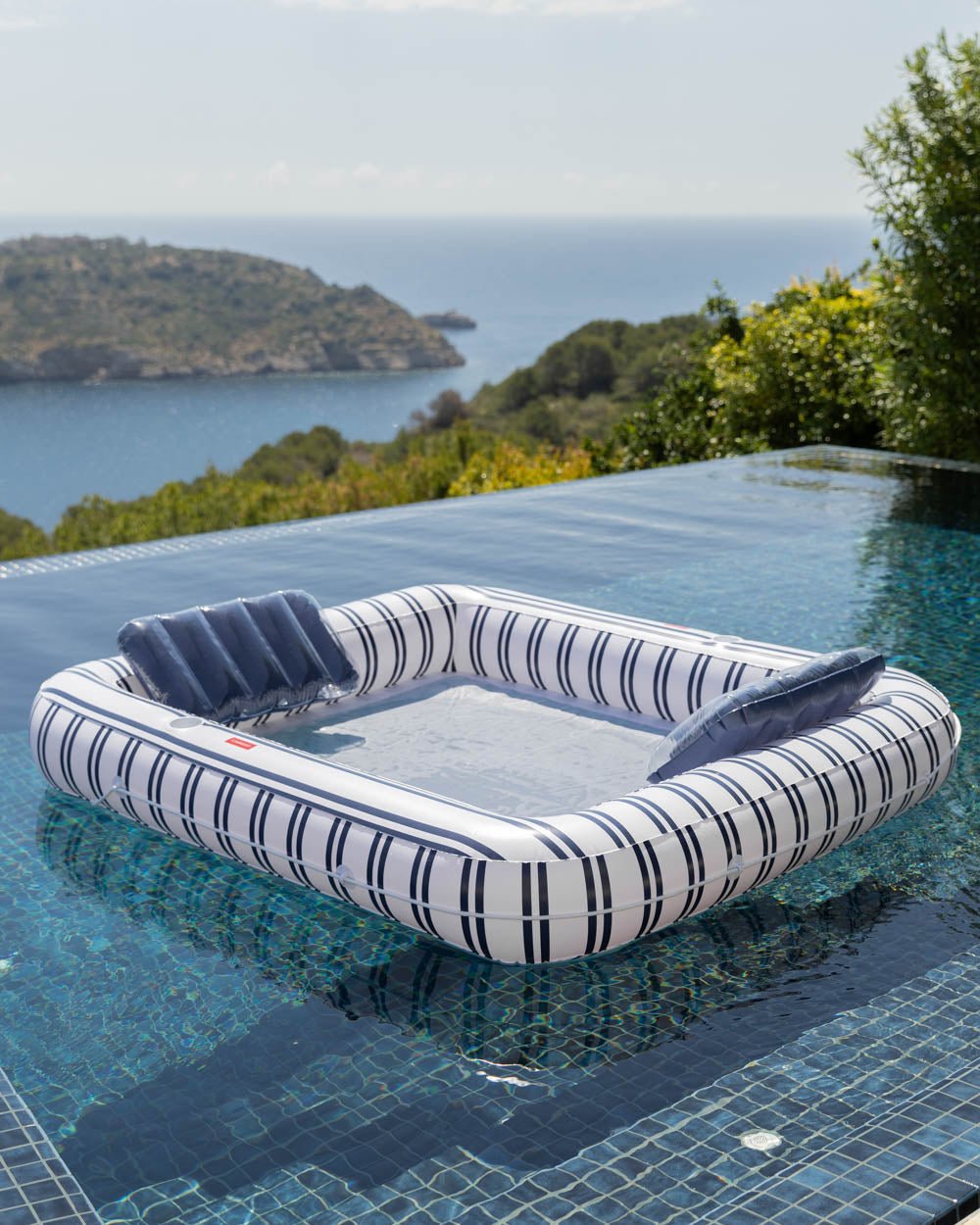 Schwimmende Sonnenliege mit blauem Netz - MALTA - Flamingueo