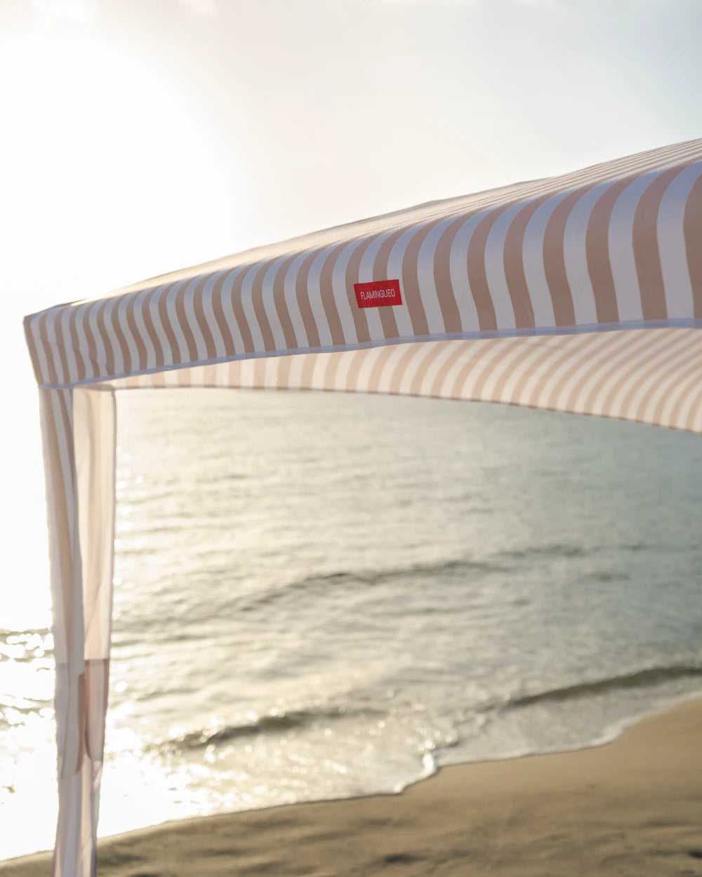Toldo de playa con bolsillos de arena – SUNGOLD