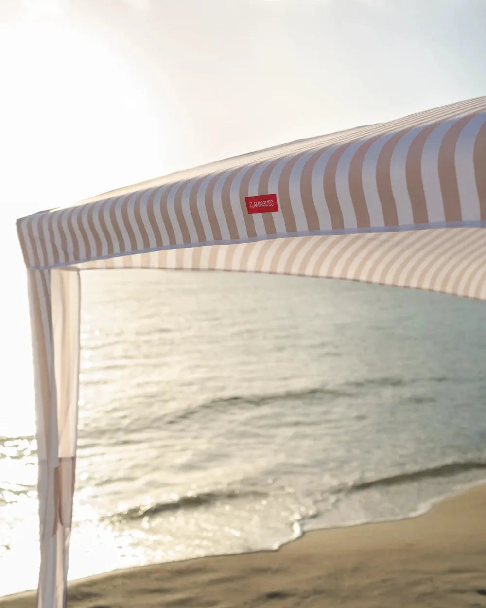 Toldo de playa con bolsillos de arena – SUNGOLD