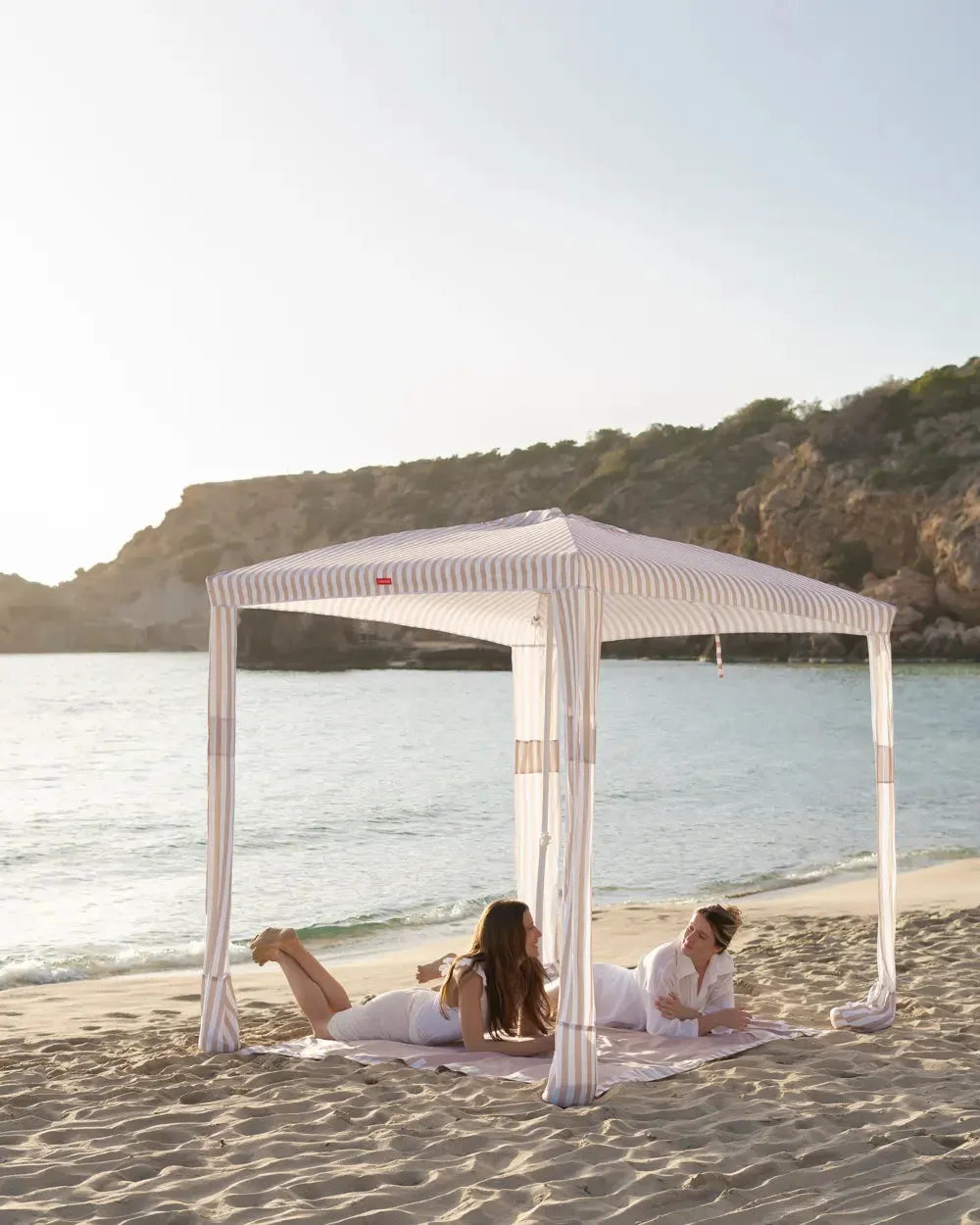 Beach Canopy with Sand Pockets – SUNGOLD