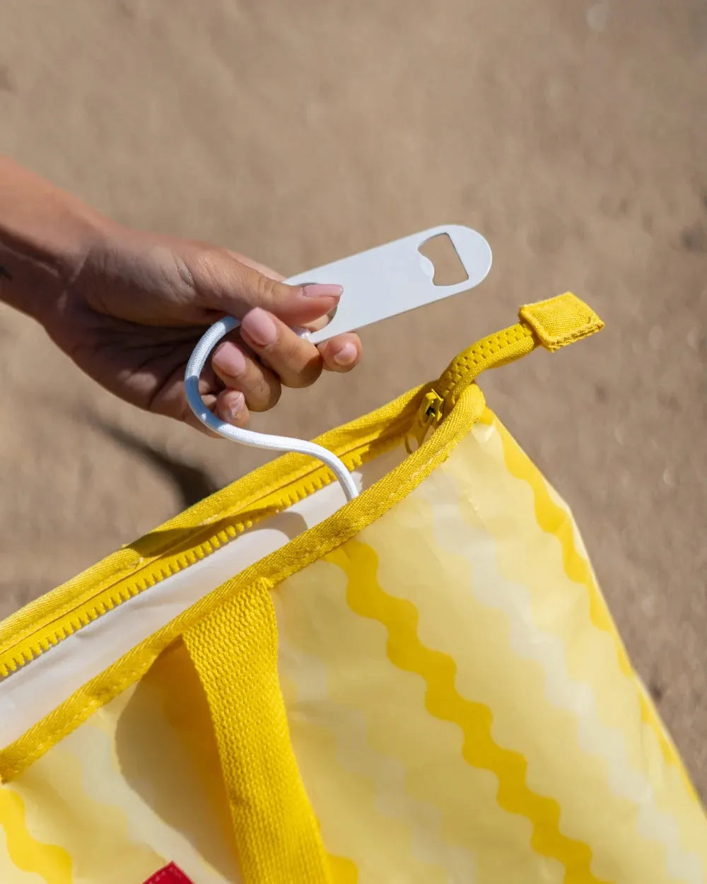 Bolsa nevera térmica con abridor – ANOUK