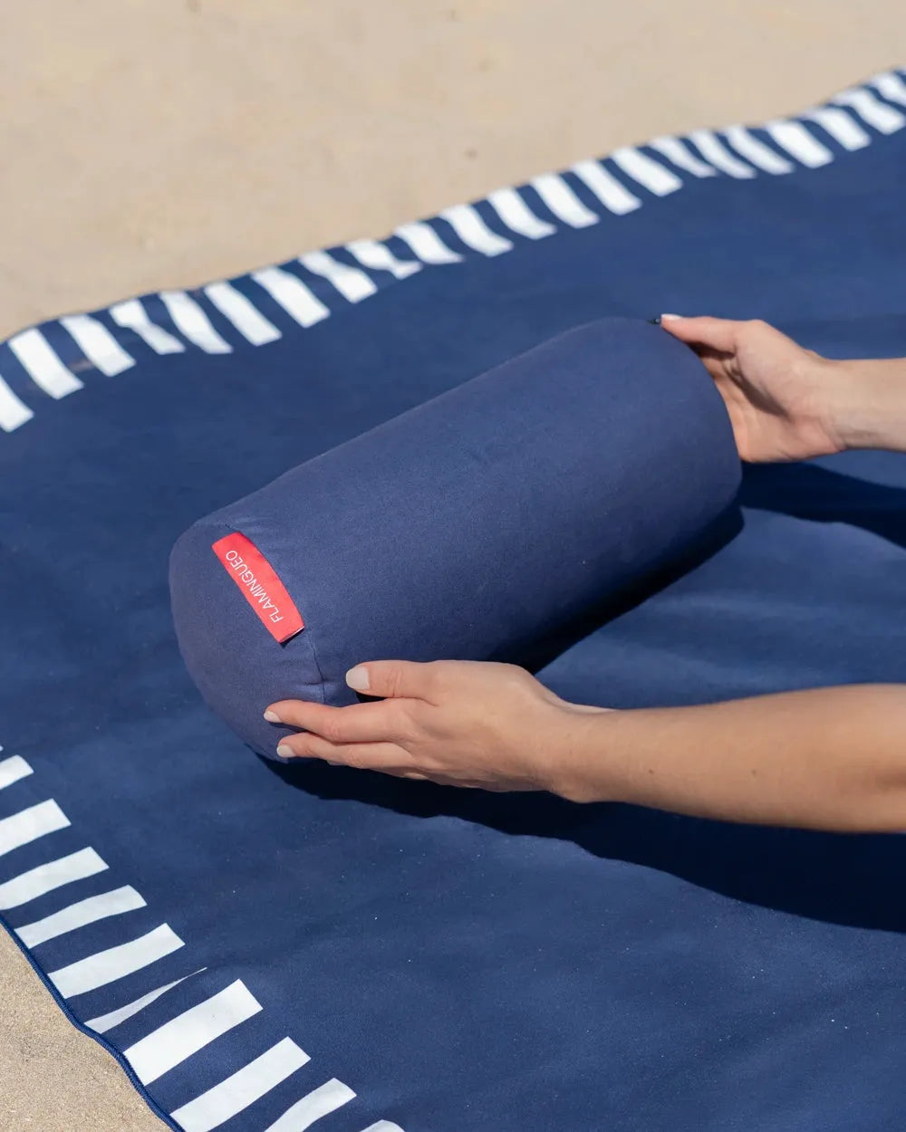 Almohada de playa de microfibra de secado rápido azul marino