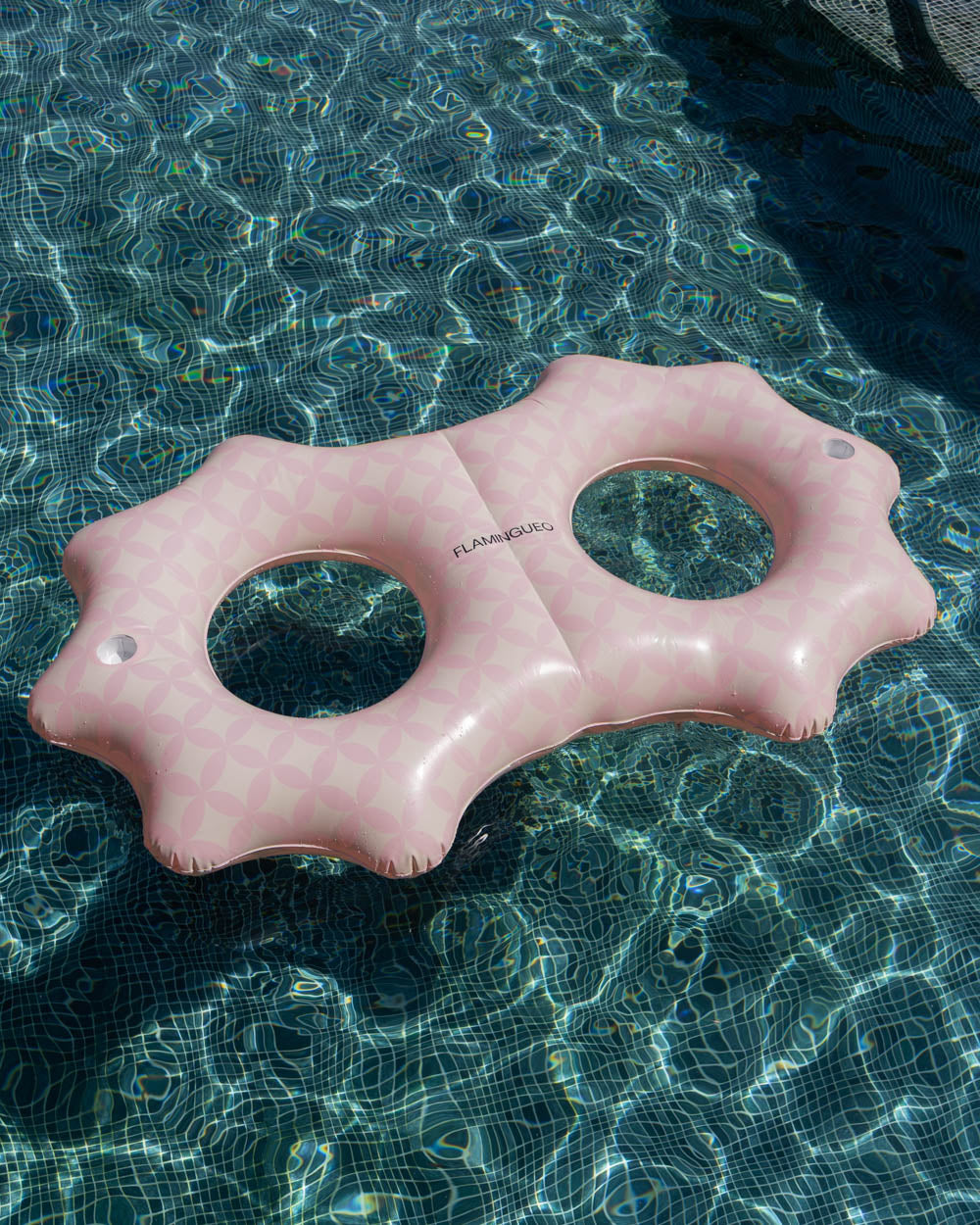 tumbona piscina y playa flamingueo