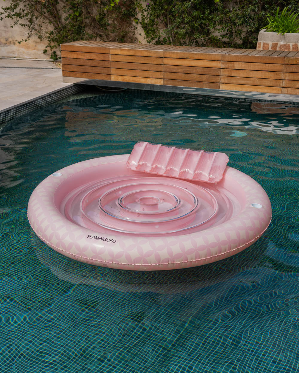 colchoneta hinchable estilo piscina