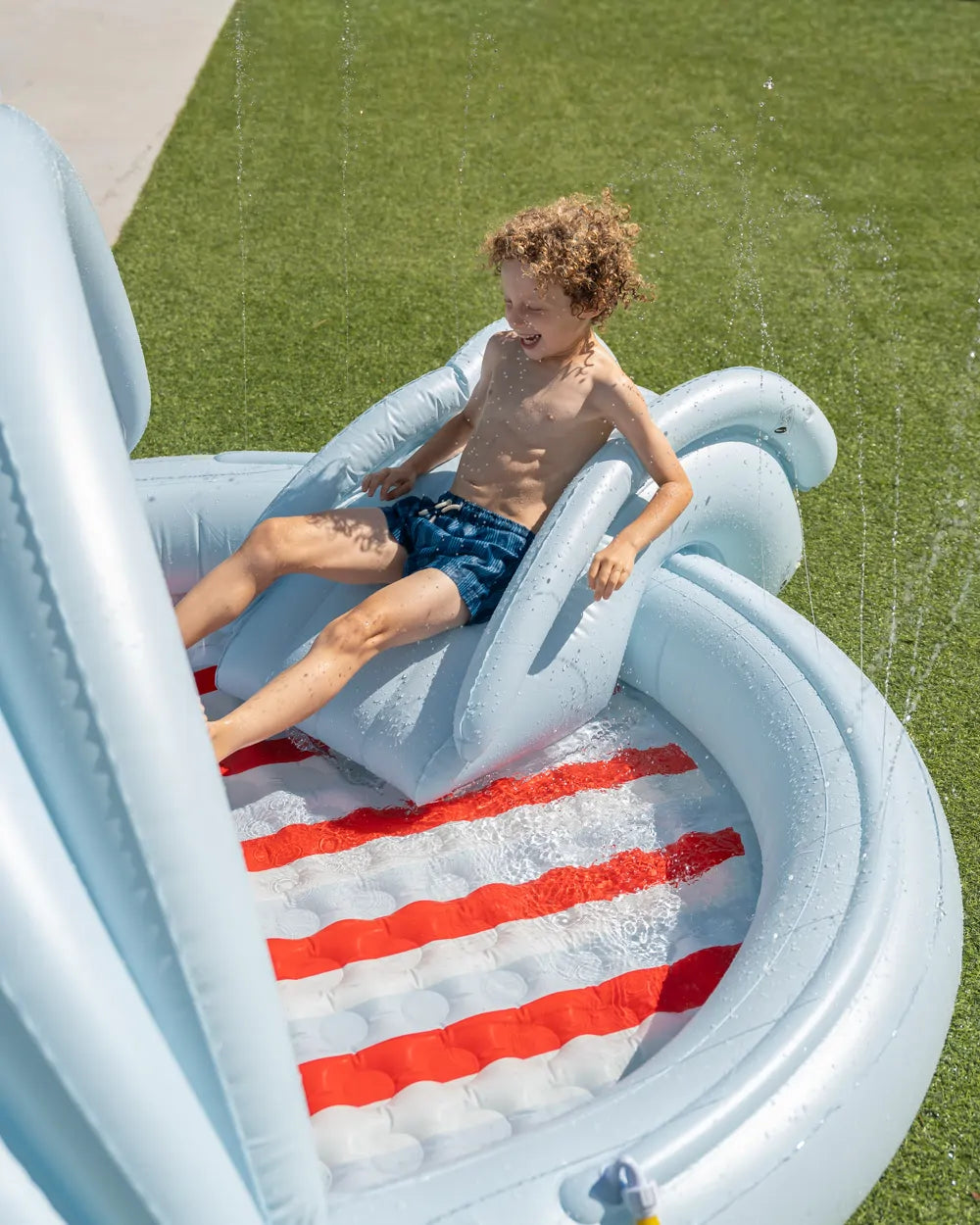 Children's pool with slide and sprinkler – RINGO