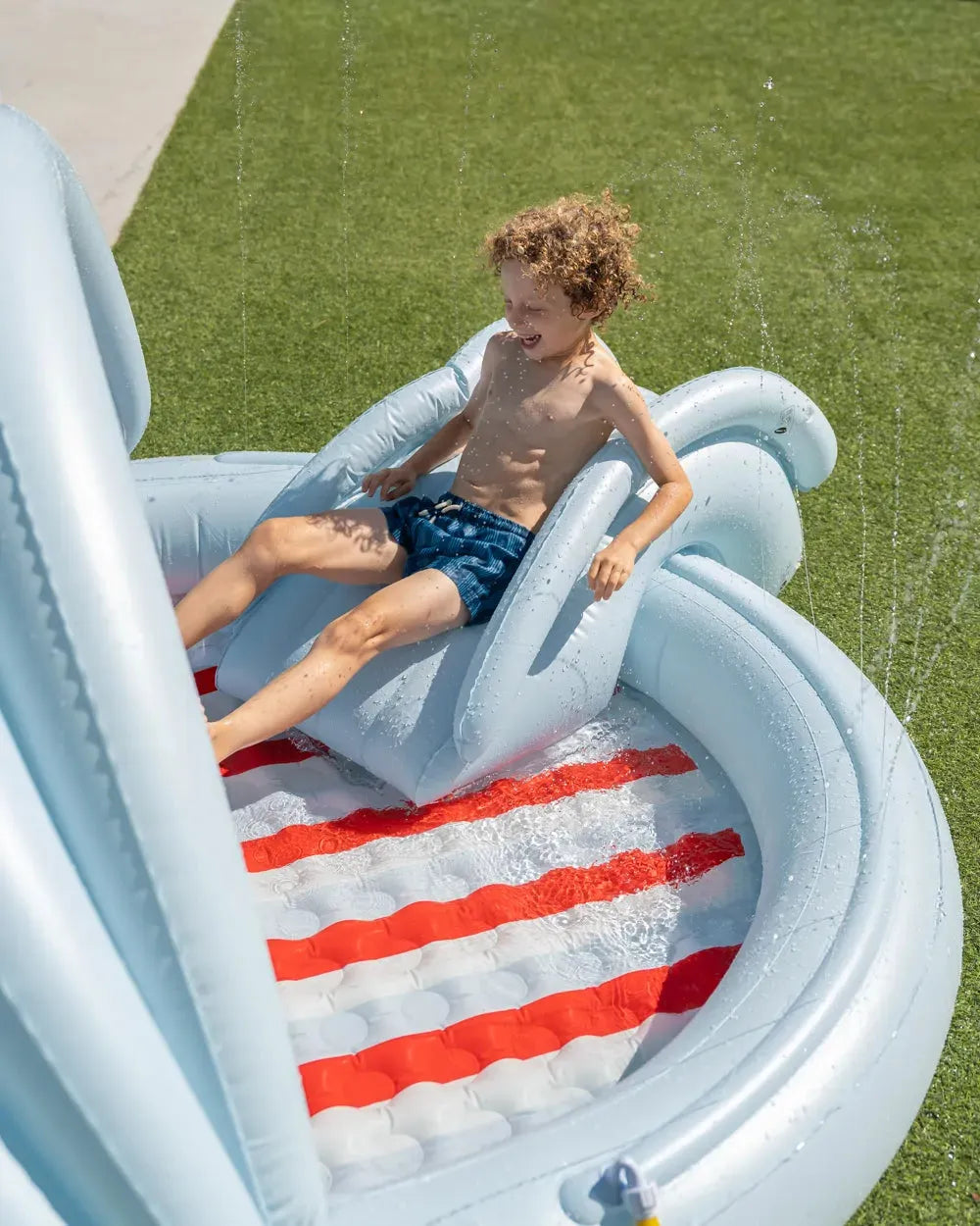 Piscina infantil con tobogán y aspersor – RINGO
