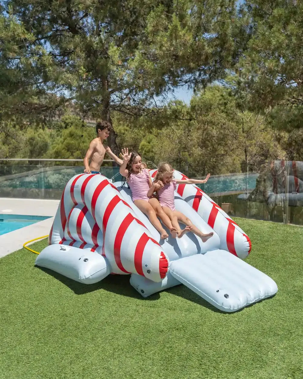 Tobogán acuático hinchable