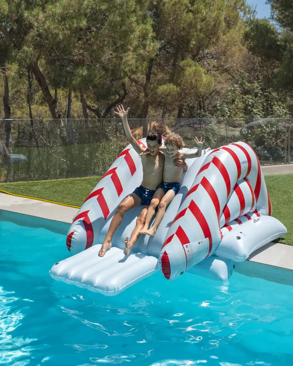 Tobogán de agua inflable infantil