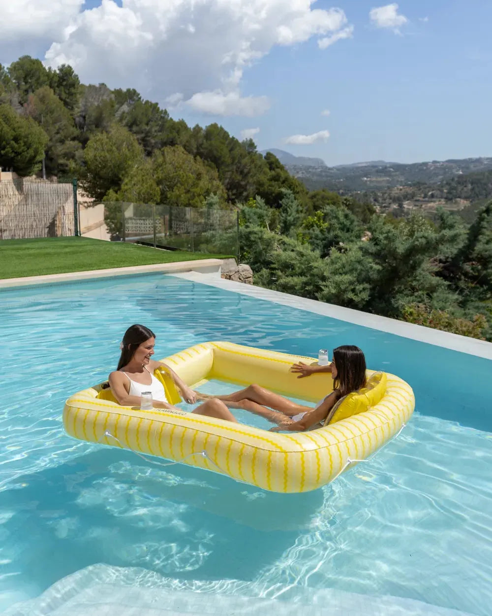 Cama inflable flotante de piscina