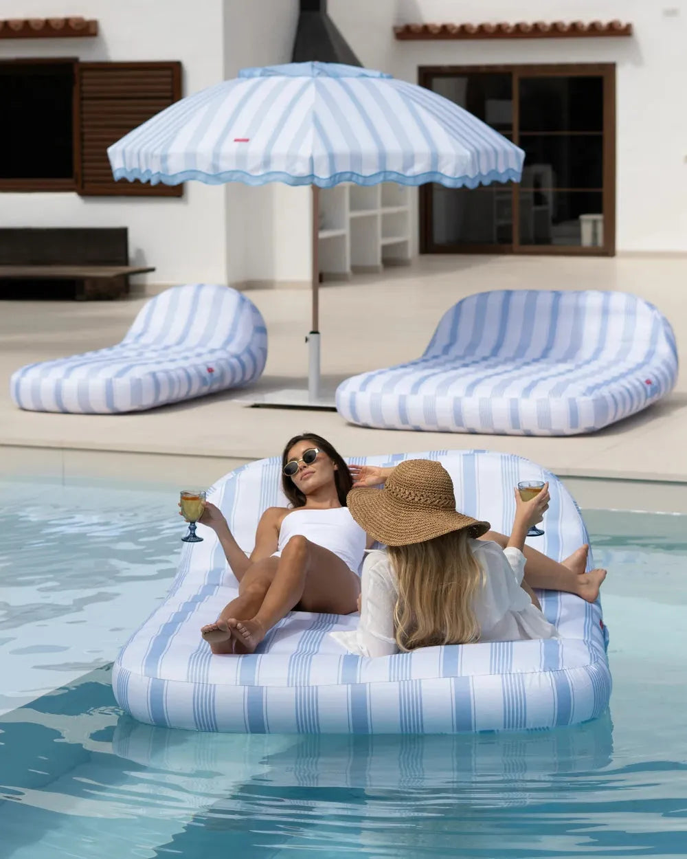 Tumbona hinchable doble premium exterior – CADAQUÉS