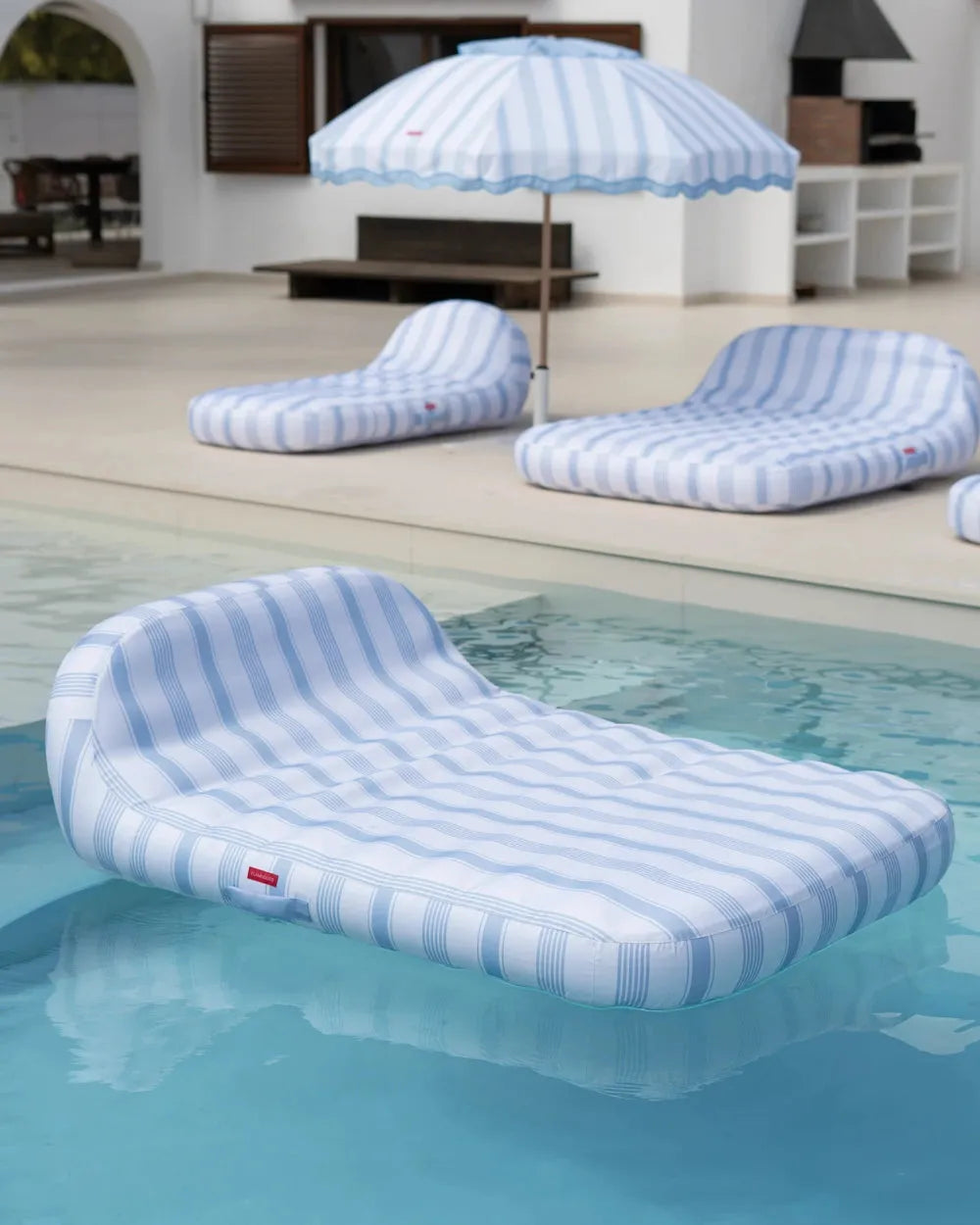 Tumbona hinchable doble premium exterior – CADAQUÉS