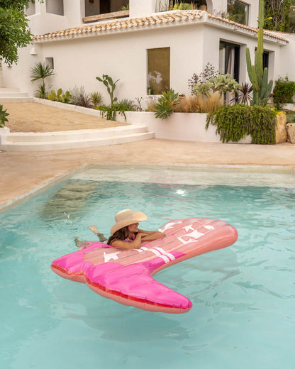 Pink cowboy boot float - BANDIDA