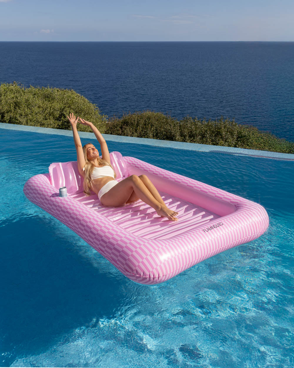 colchoneta piscina geometrica rosa