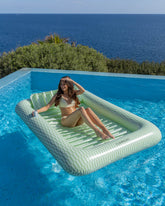 colchoneta hinchable piscina y jardin