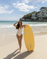 flotador tabla de surf amarilla