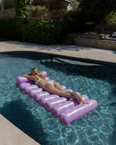 tumbona hinchable wavy morada