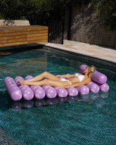tumbona hinchable morada