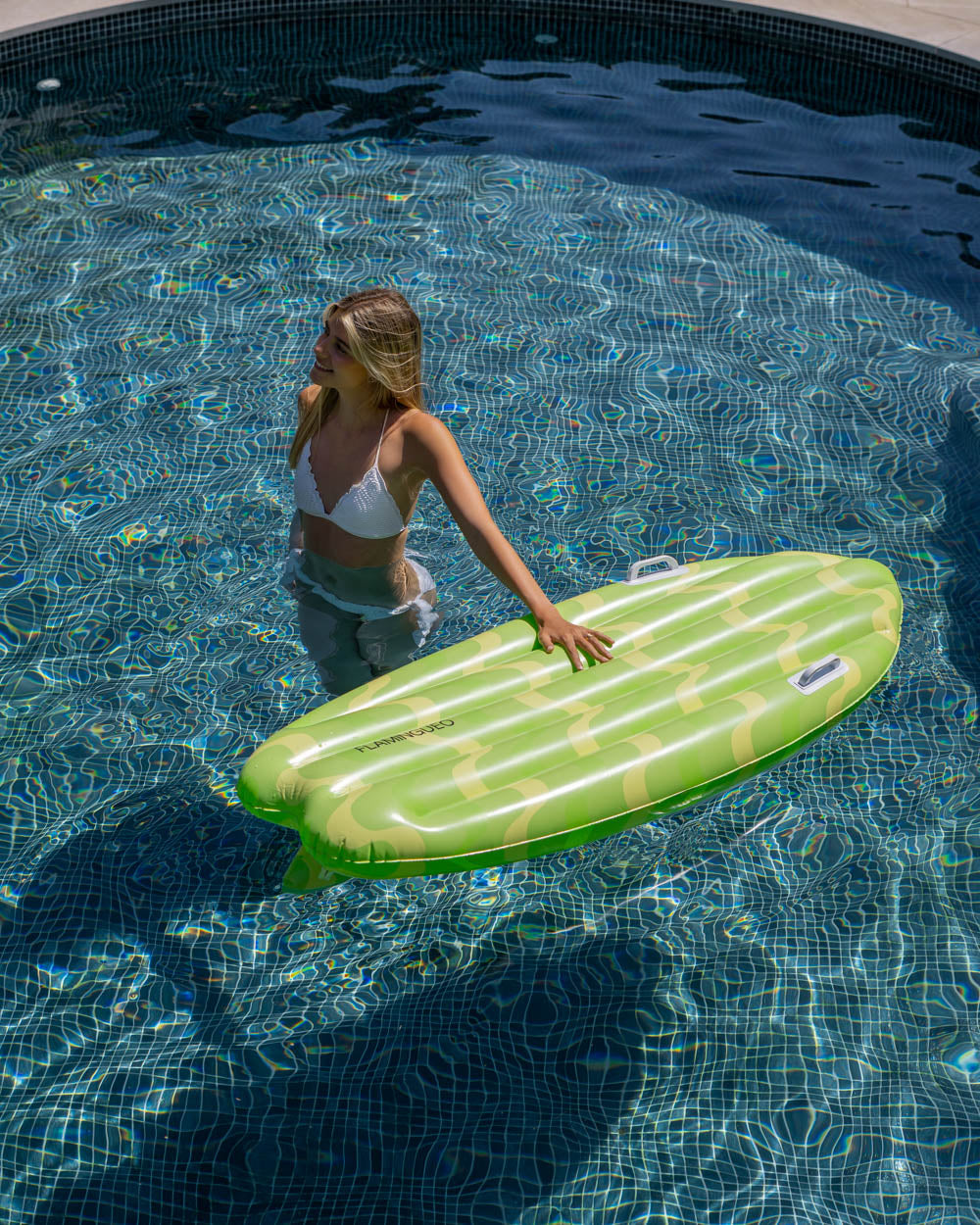 colchoneta piscina y playa verde