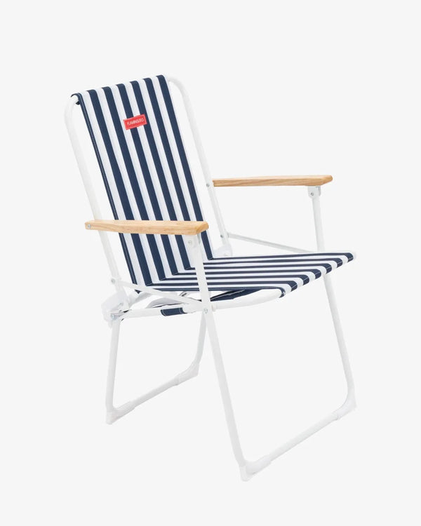 Silla de playa plegable azul y blanca