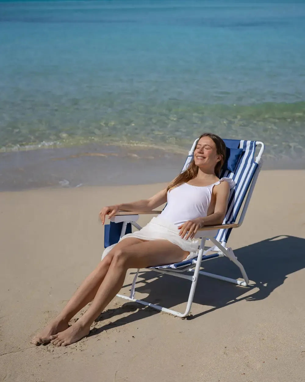 Lot comprenant un parasol et deux chaises - bleu marine