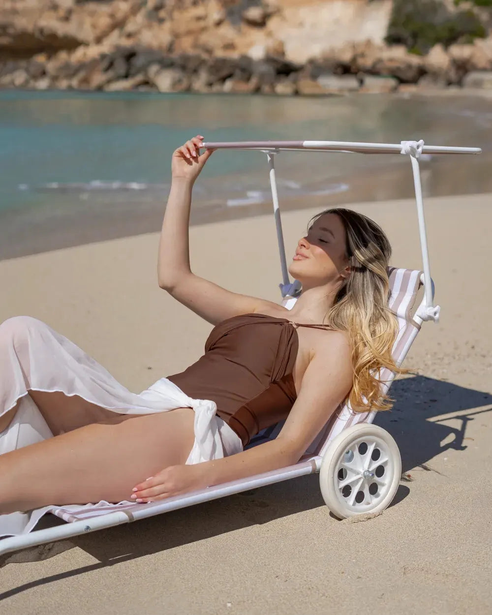 Sdraio da spiaggia con ruote e ombrellone – FREYA