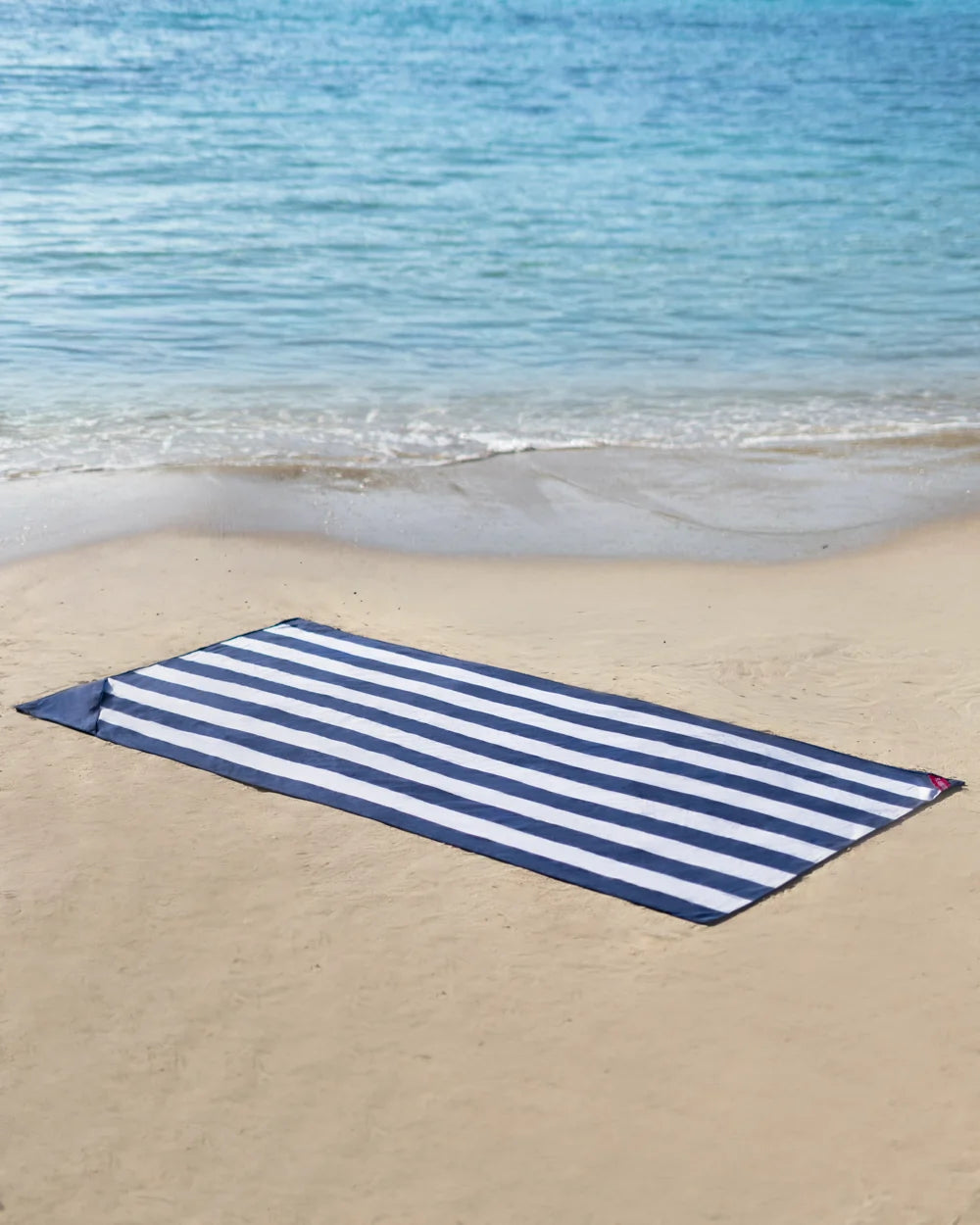 Toalla de playa de microfibra con imanes – CABO