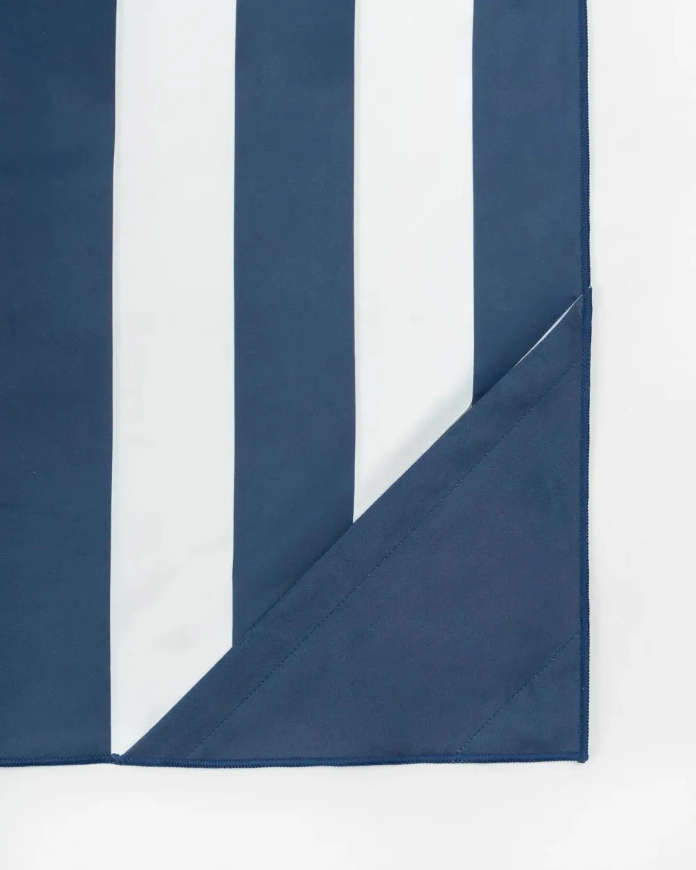 Toalla de playa de microfibra con imanes – CABO