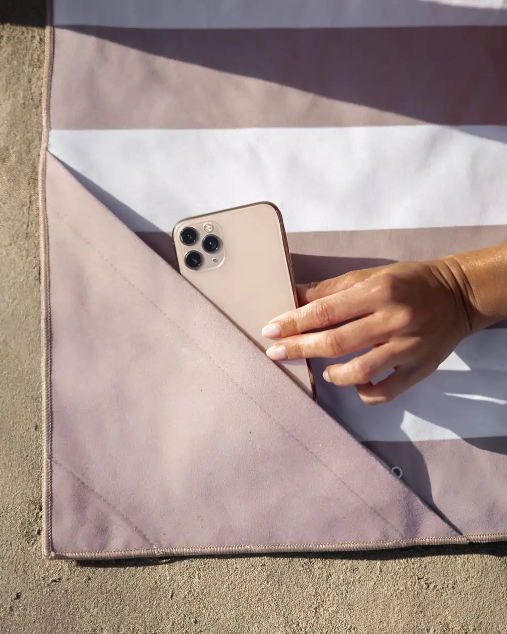 Toalla de playa de microfibra con imanes – CABO