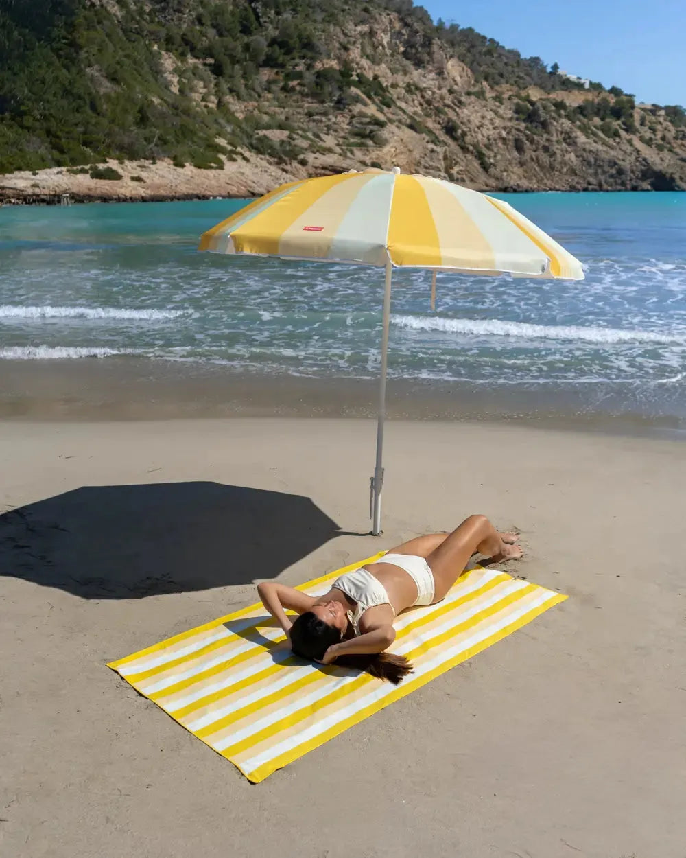 Toalla de playa de microfibra con imanes – AURA