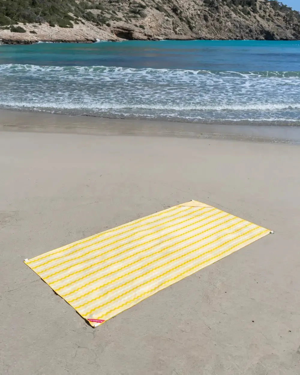 Pack respaldo, tote bag y toalla - amarillo