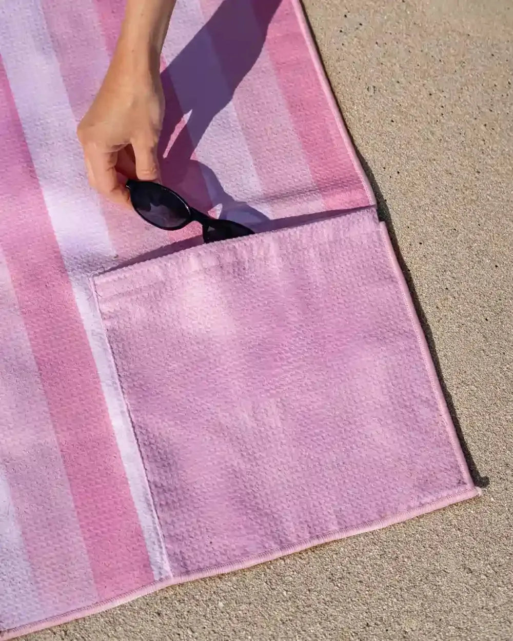 Toalla de playa de microfibra con imanes – AURA