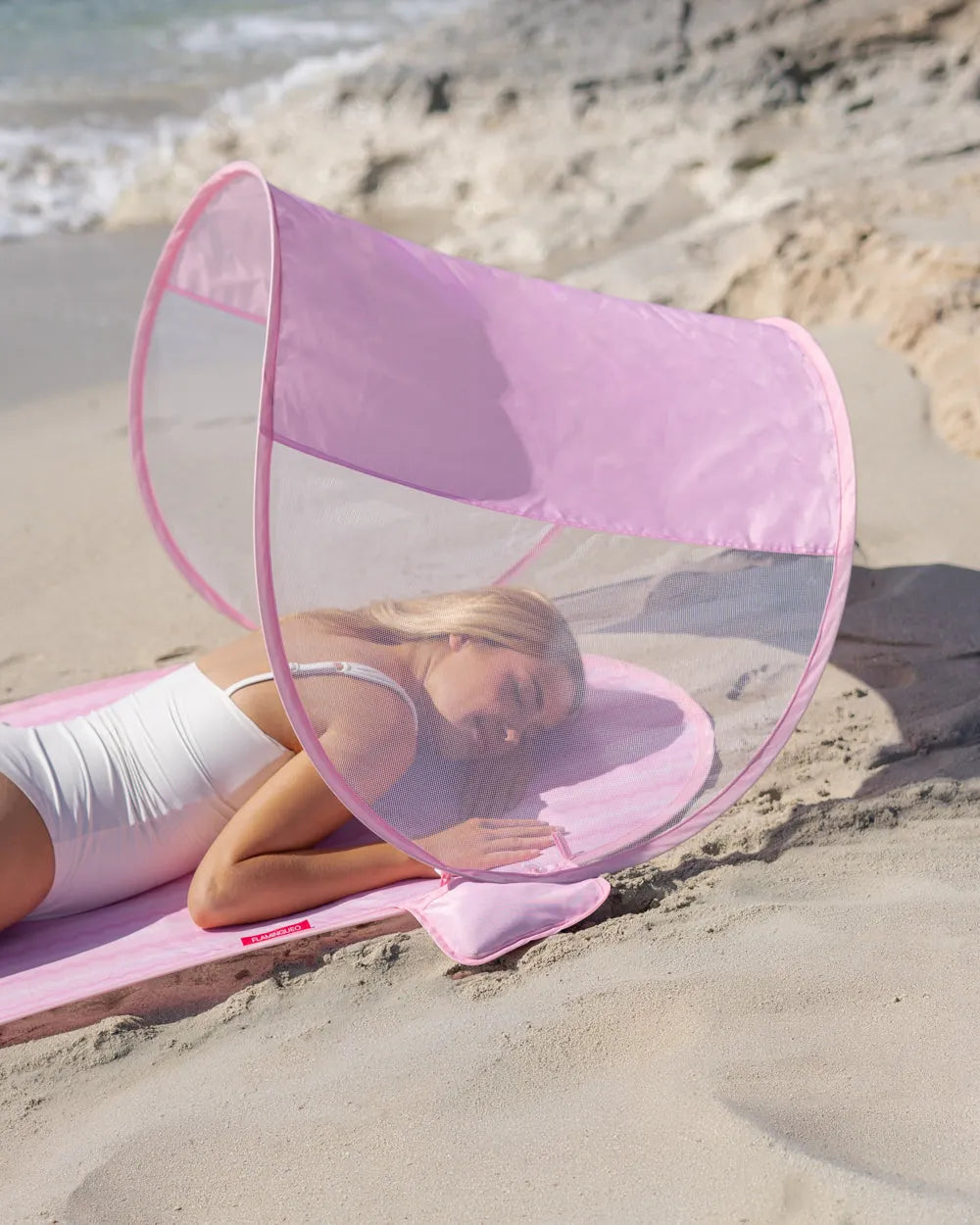 Esterilla plegable con toldo protector solar