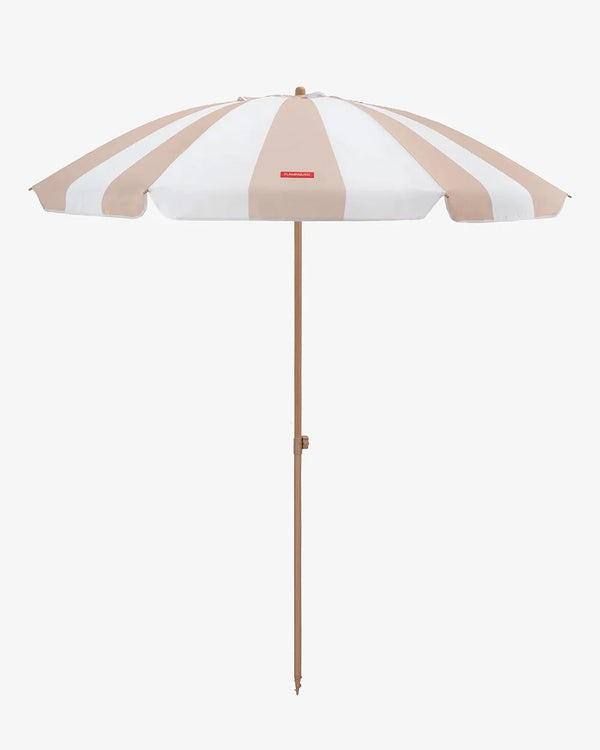 Sombrilla de playa azul beige y blanca