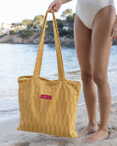 bolsa de playa y piscina flamingueo