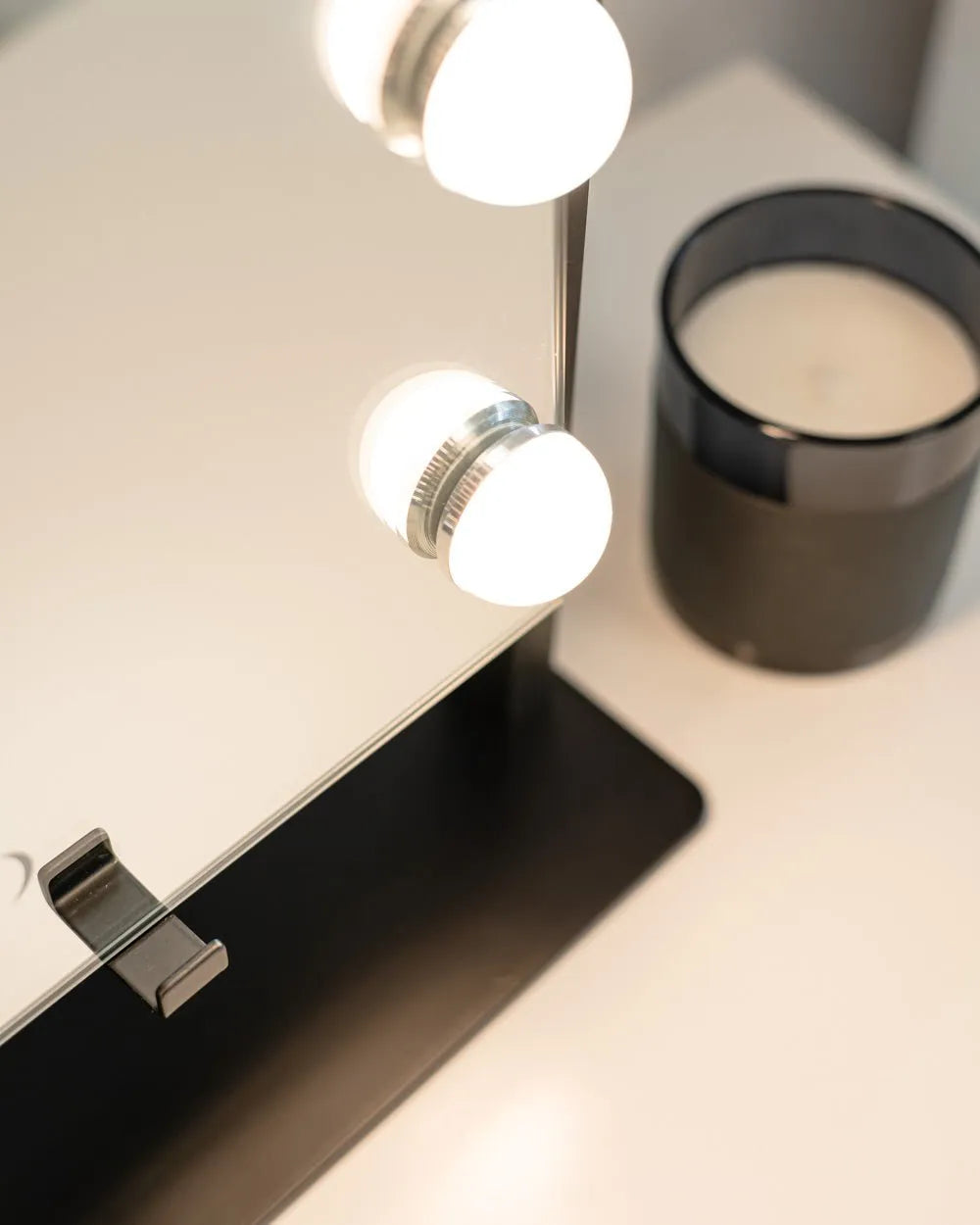 Espejo maquillaje con luz LED - BELLA - Flamingueo