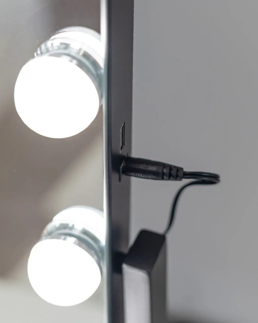 Espejo maquillaje con luz LED - BELLA - Flamingueo