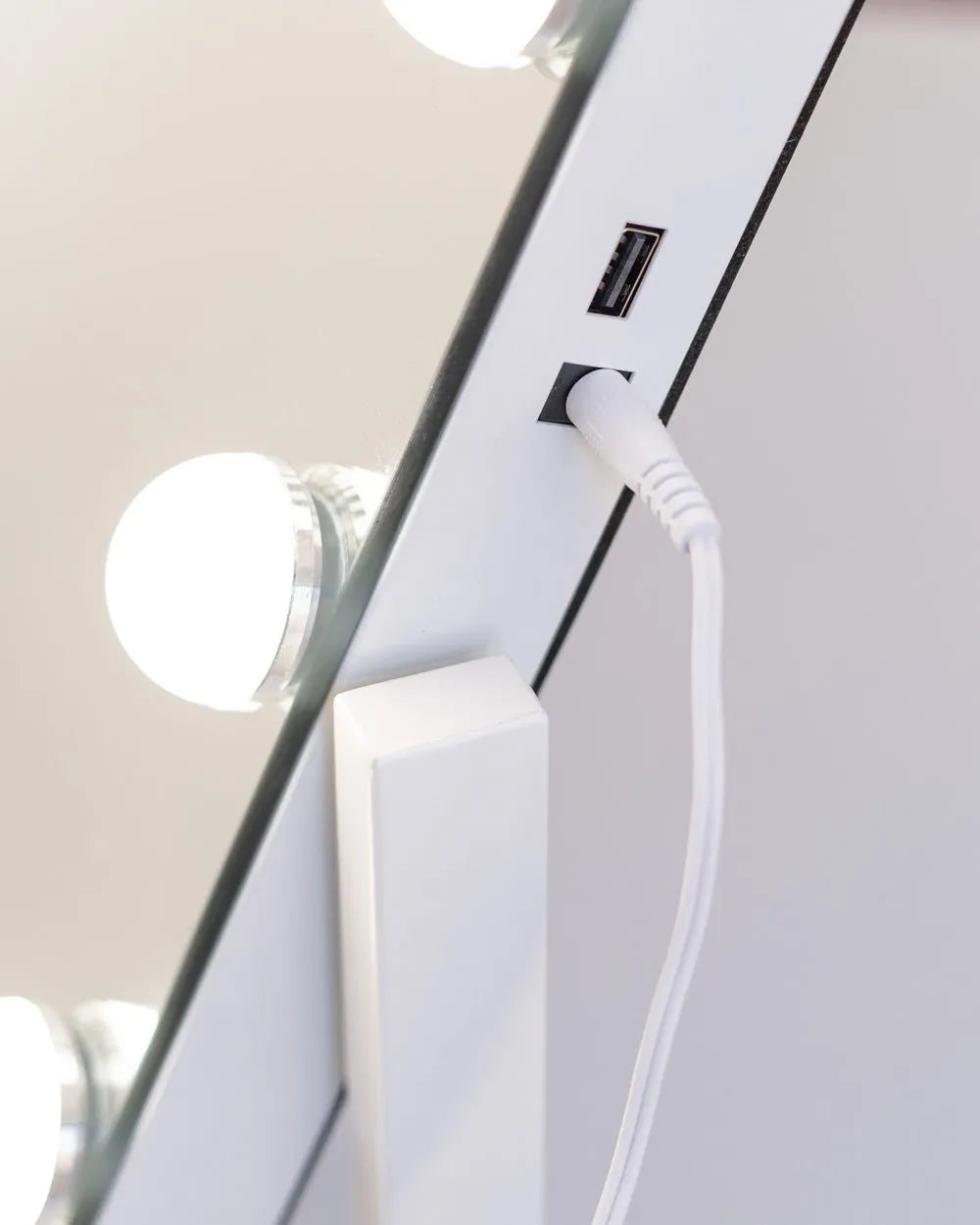 Espejo maquillaje con luz LED - BELLA - Flamingueo