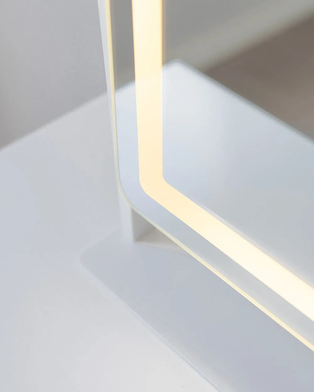 Espejo maquillaje con luz LED - BLAIR - Flamingueo