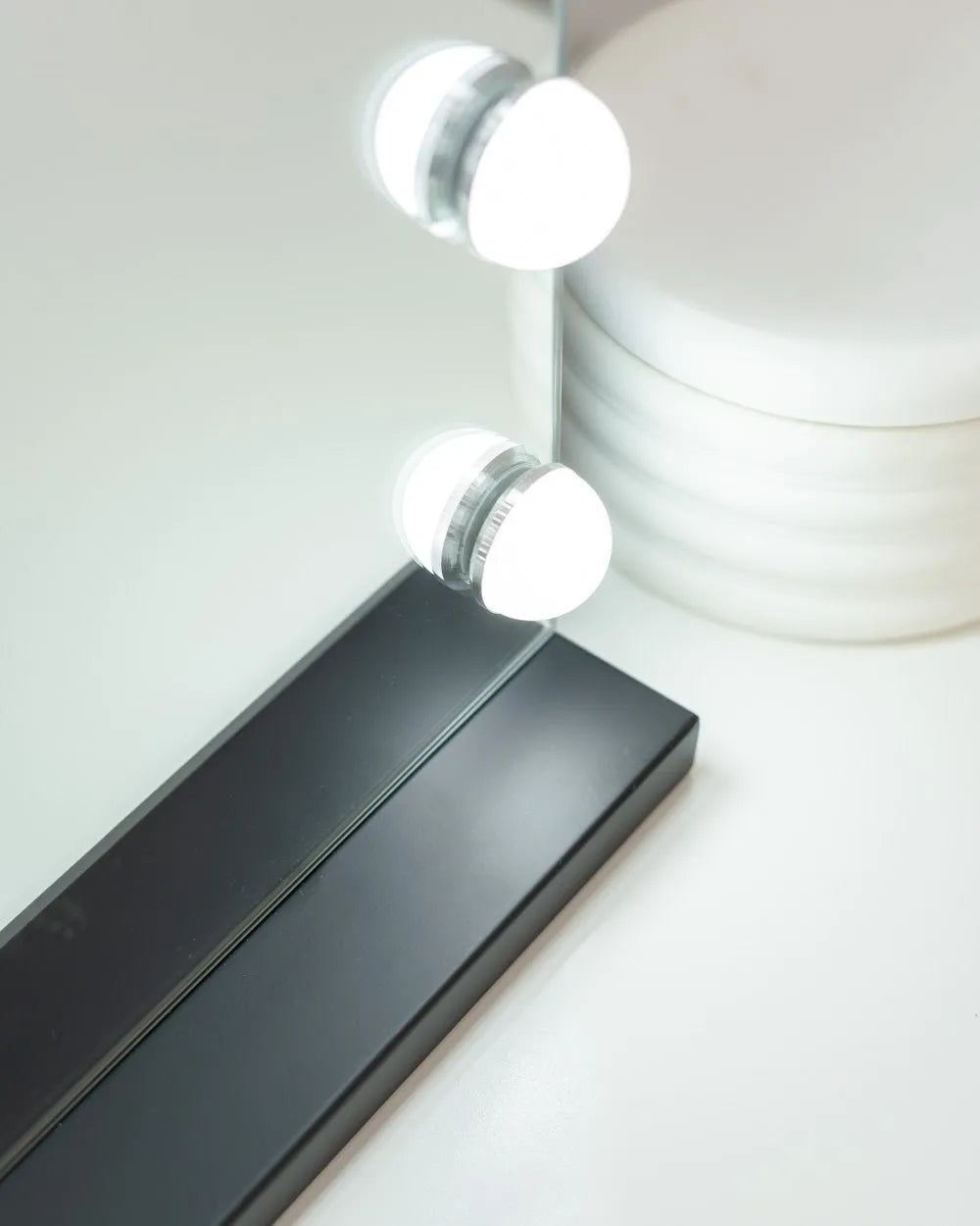 Espejo maquillaje con luz LED - KIM - Flamingueo