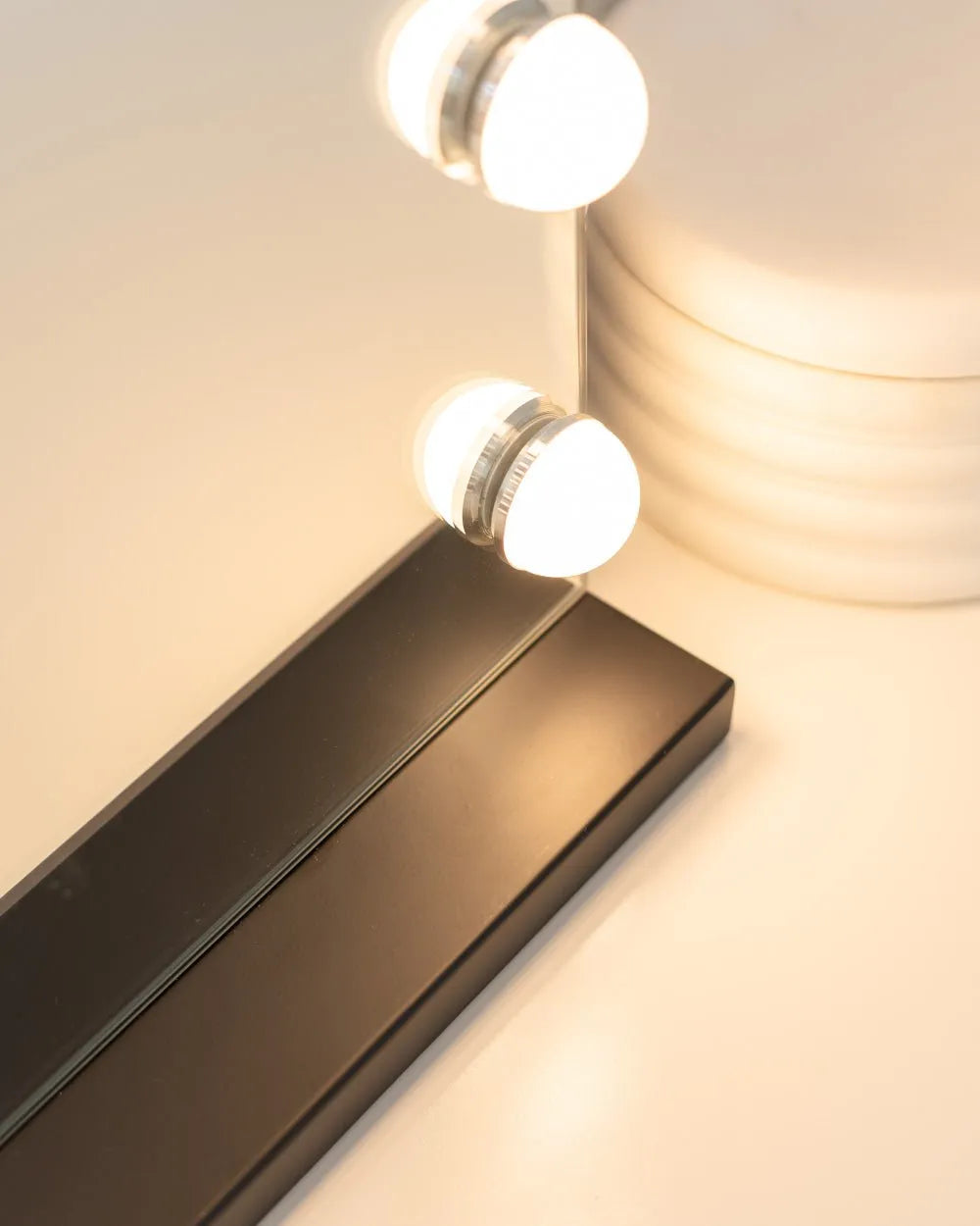 Espejo maquillaje con luz LED - KIM - Flamingueo