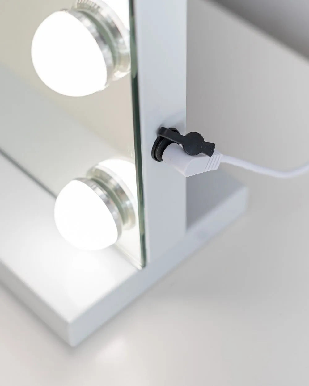 BEAUTME Grand Miroir de Maquillage avec Lumière avec Eclairage,Miroir de Courtoisie Hollywoodien avec Bouton Intelligent,Miroir 2 en 1 de Table ou Mural,Miroirs cosmétiques à Poser BEAUTME Grand Miroir de Maquillage avec Lumière avec Eclairage,Miroir de Courtoisie Hollywoodien avec Bouton Intelligent,Miroir 2 en 1 de Table ou Mural,Miroirs cosmétiques à Poser