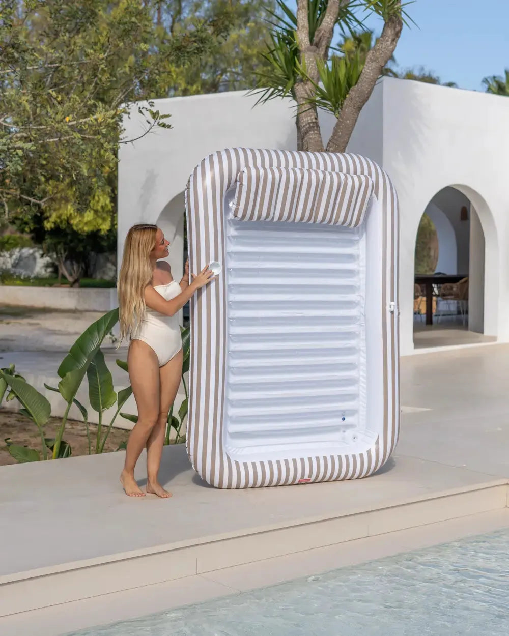 Piscina insuflável com aspersor – SACHA