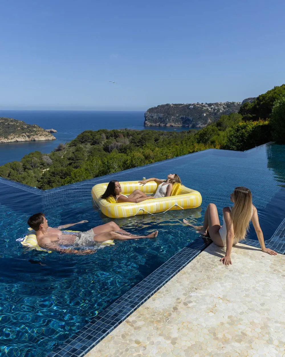 Schwimmende Sonnenliege gelbes Gitter - MALTA - Flamingueo