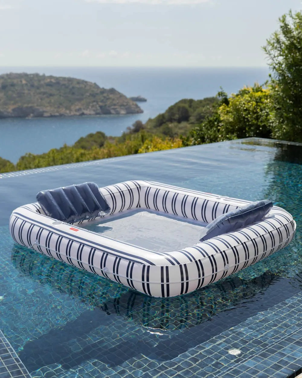 Schwimmende Sonnenliege mit blauem Netz - MALTA - Flamingueo